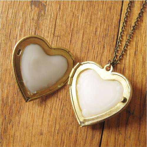 perfume-filled-locket-with-customizable-perfume-r