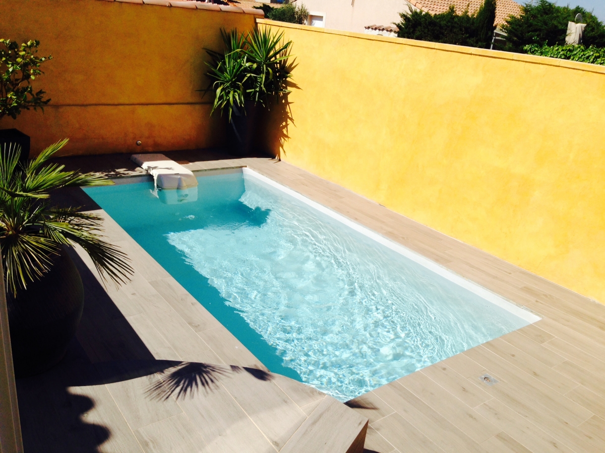 Petite Piscine Polyester Avec Bloc Filtrant Sheltom