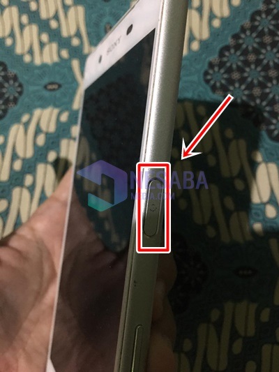 Kini anda bisa mengganti batrai yang baru. 2 Cara Screenshot Di Hp Sony Tanpa Ribet Berbagai Tipe