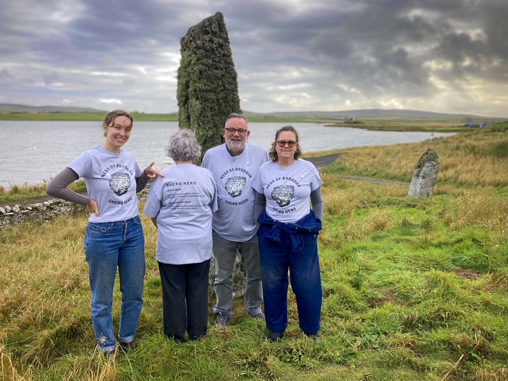 The Ness of Brodgar 'sherd nerds' sporting their new t-shirts. (📷 Anne Mitchell)