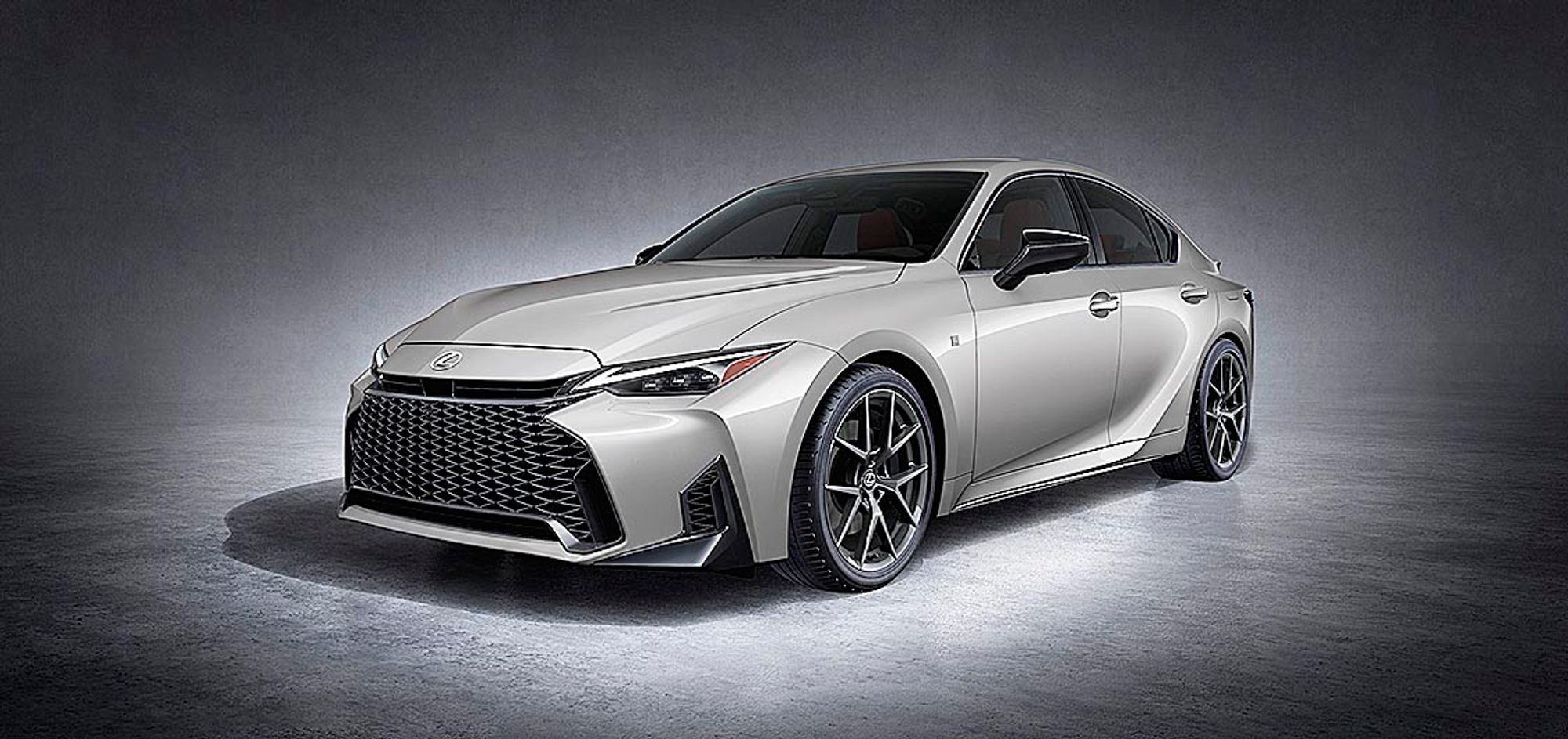 新車リポート〉トヨタ自動車「レクサスIS」、開発キーワードは「熟成