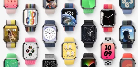 學生於教室使用新款平價 MacBook 進行程式設計與學習。