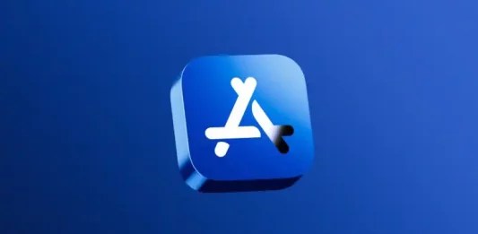 書本式摺疊 iPhone 展開呈現大螢幕與多工處理介面。