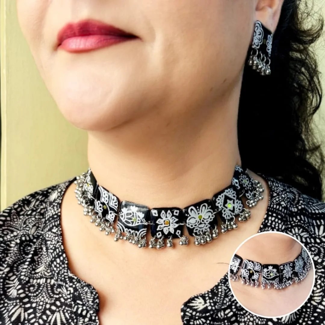 Black & White Resin Choker Necklace Set