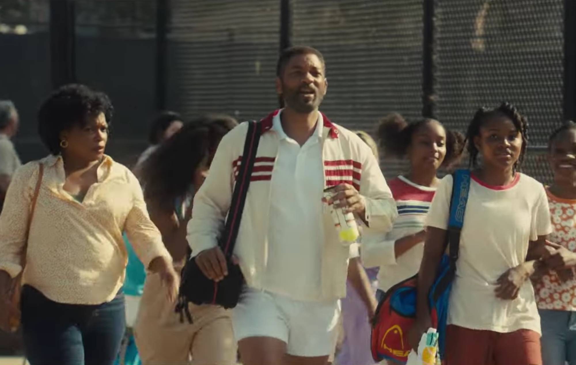 Jul 29, 2021 · king richard is a profoundly moving film that shows the power of family, perseverance, and unwavering belief as a means to achieve the impossible and impact the world. King Richard Trailer Watch Will Smith As Venus And Serena Williams Dad