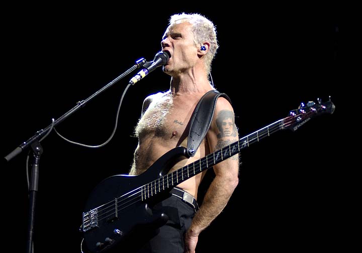 Red Hot Chili Peppers To Tour Australia - Vimarsana News