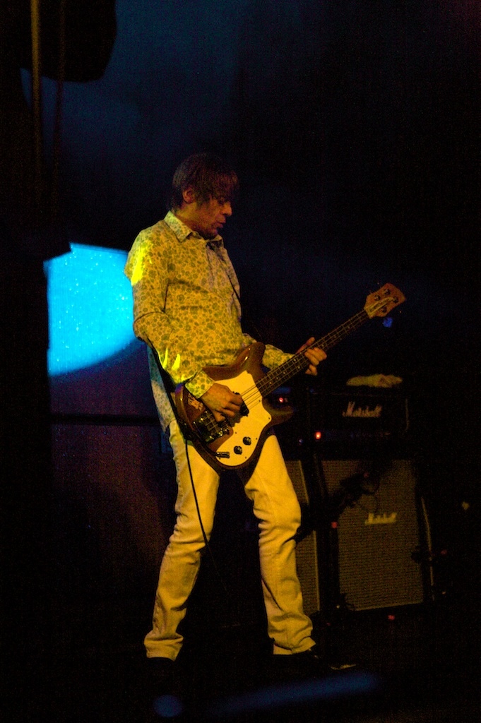 Gary “Mani” Mounfield performing live during his career
