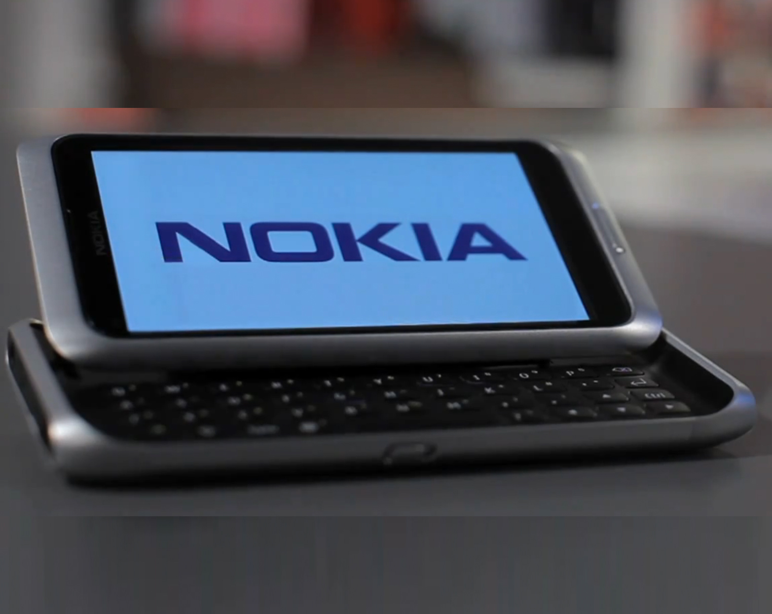 Tips on how to hack all symbian phones( s60v3, s60v5, s^3, anna, belle) · 1. Nokia E7, in un video le fasi della sua progettazione