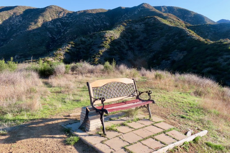 A bench along the pinnacle of the Cozy Dell Trail.