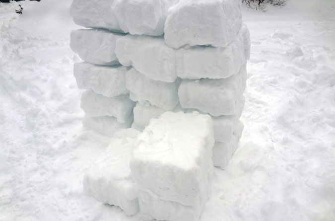 How to Make an Igloo - A Mom's Take