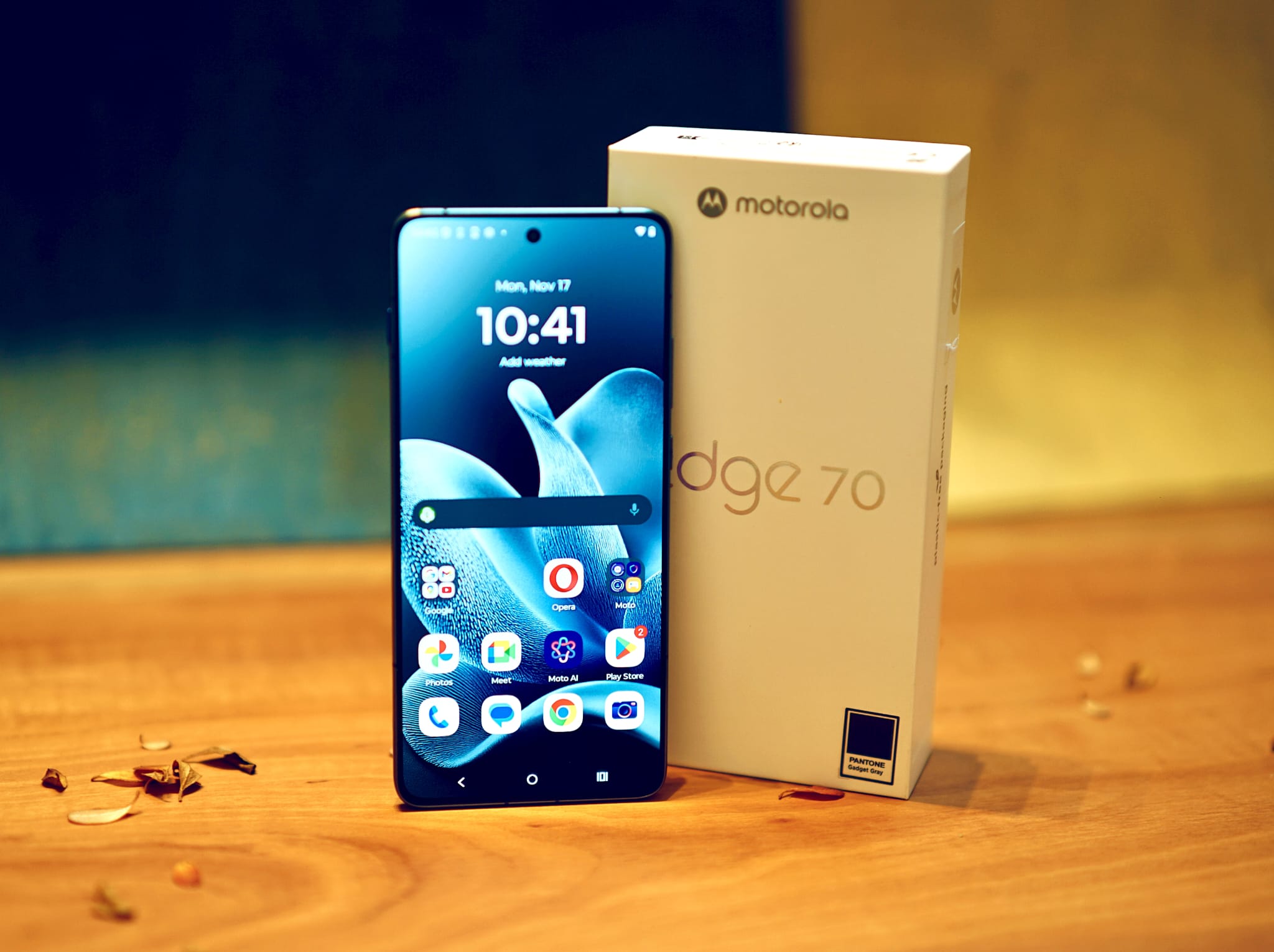 Motorola Edge 70: Ultra-Slim Design, Compromises, and Performance (2026)