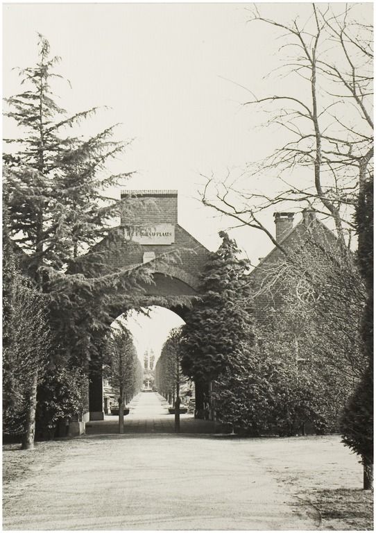 De ingang van de begraafplaats Molenstraat te Helmond