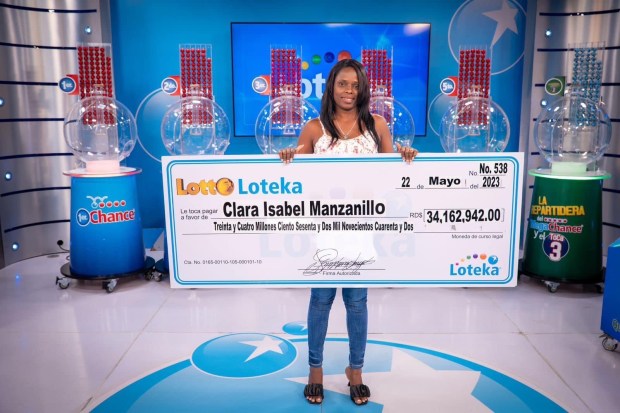 Clara-Isabel-manzanillo
