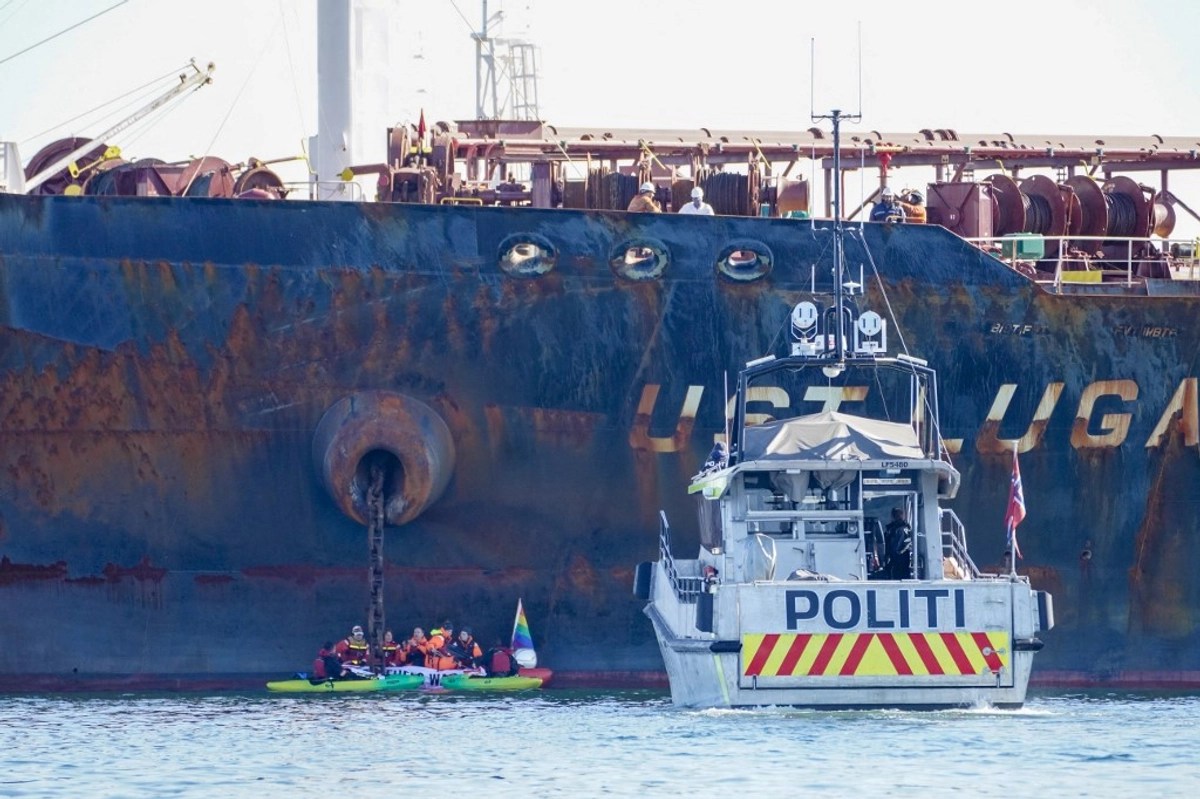 Ataque con drones ucranianos provoca un incendio en el puerto de Ust-Luga