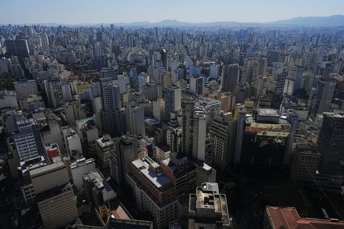 Brasil logra superávit comercial mayor al previsto pese a los aranceles de Trump