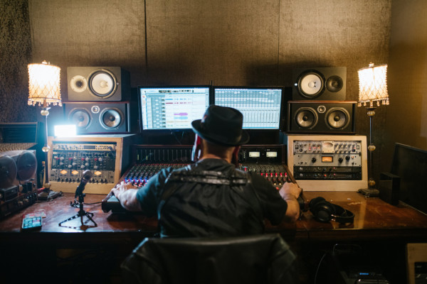 Recording Bass: What To Expect For Your First Studio Experience