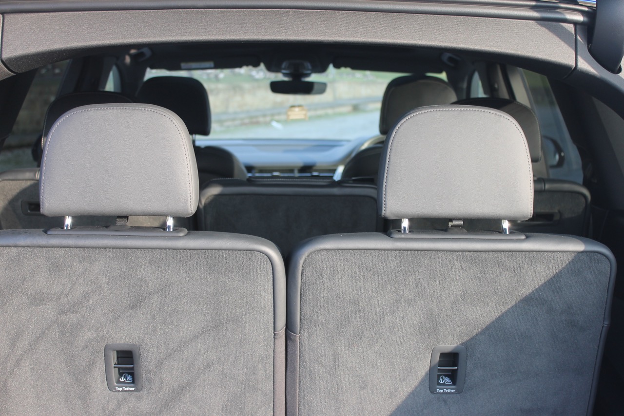 Audi q7 car hire: unleash elegance and power with audi q7 hire