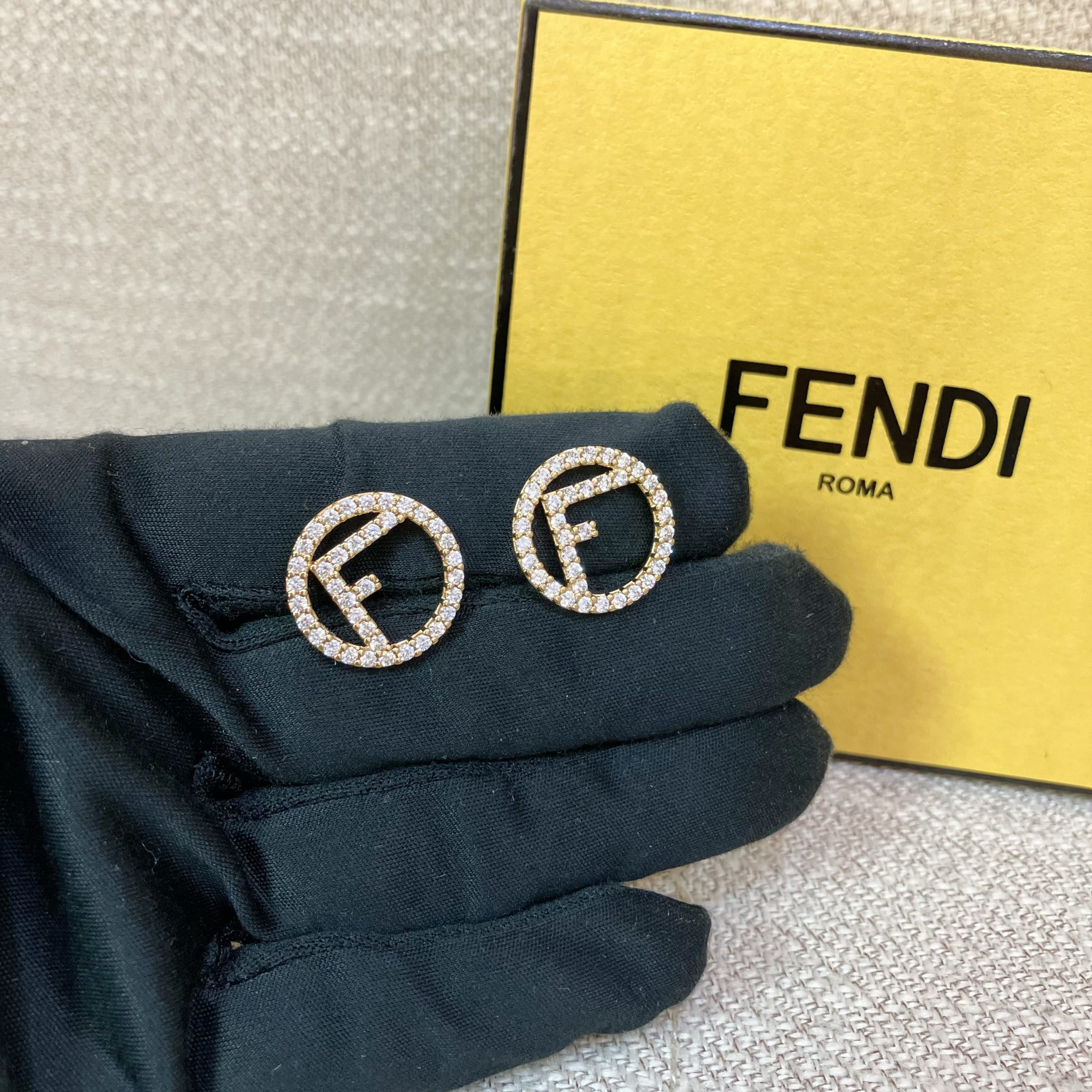 【二手】Fendi 水鑽F耳釘