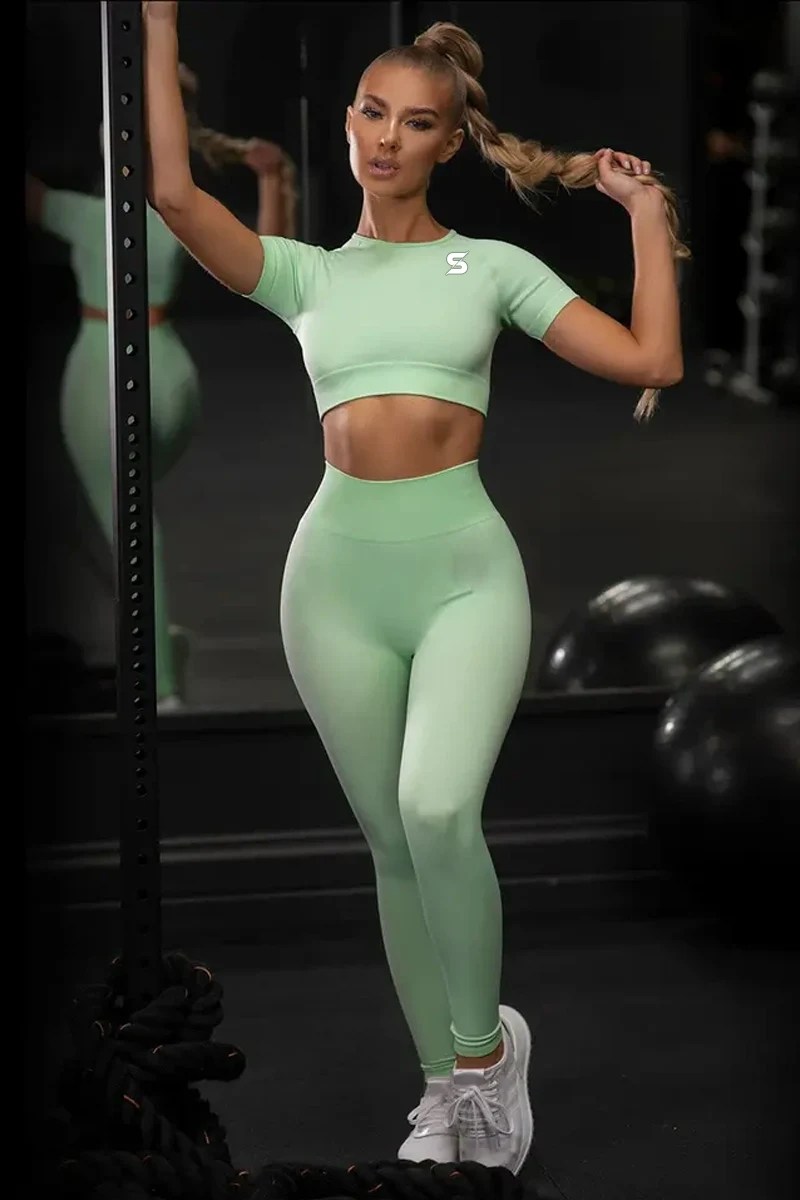 Sporty Seamless Solid Set – Light Green – L Sporty Seamless Solid Set – Light Green – L
