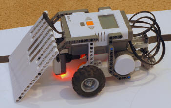 Nxt Robot Designs Sumo Bot Robot - Premium Nature Illustration Gallery - Full HD