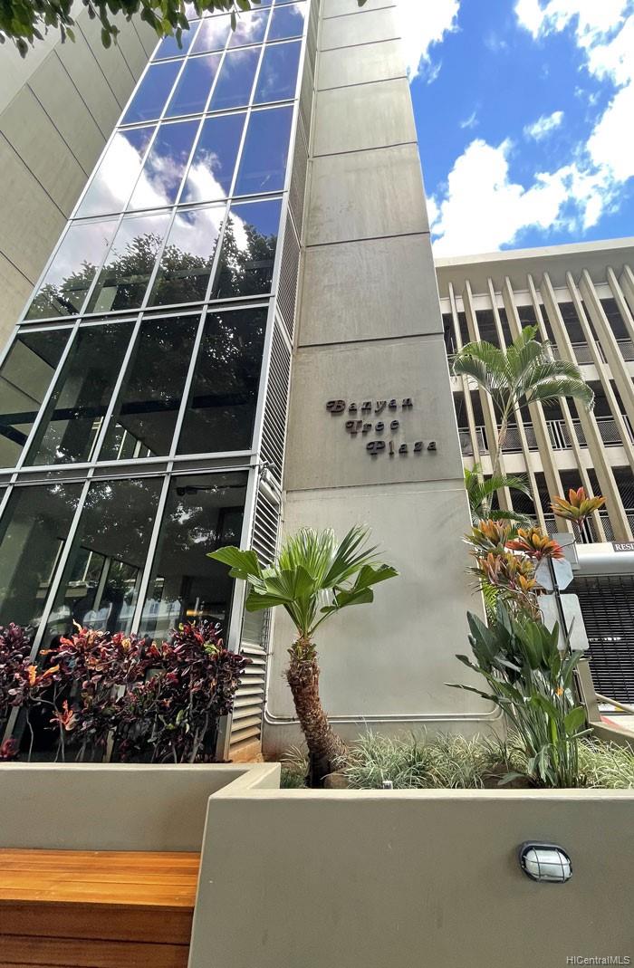 banyan tree plaza for sale on car wash honolulu beretania
