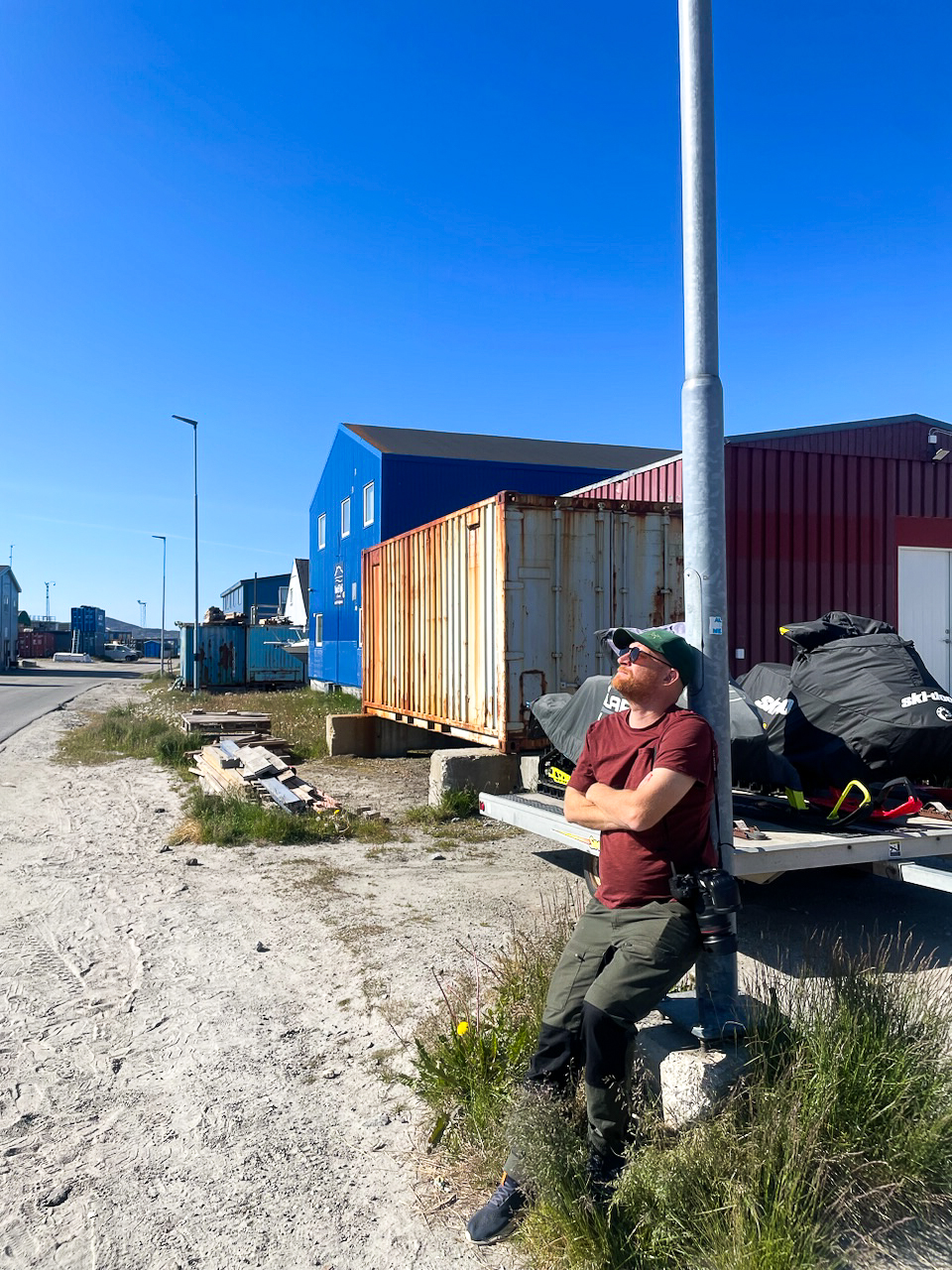 Offsides fotograf Daniel Nilsson på reportageresa i Nuuk på Grönland