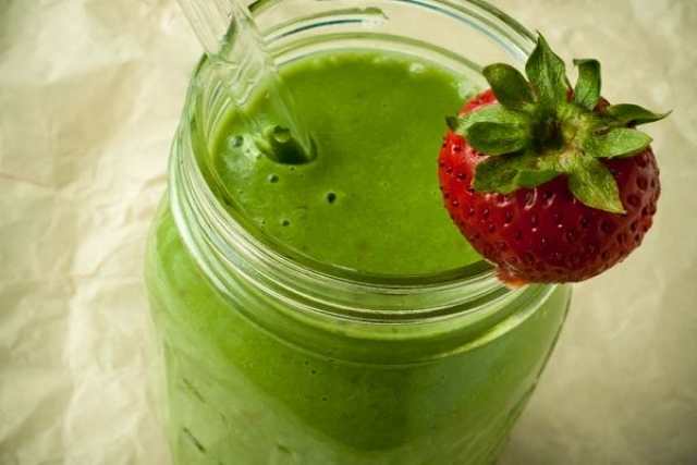 Dandelion-Green-Smoothie (1)