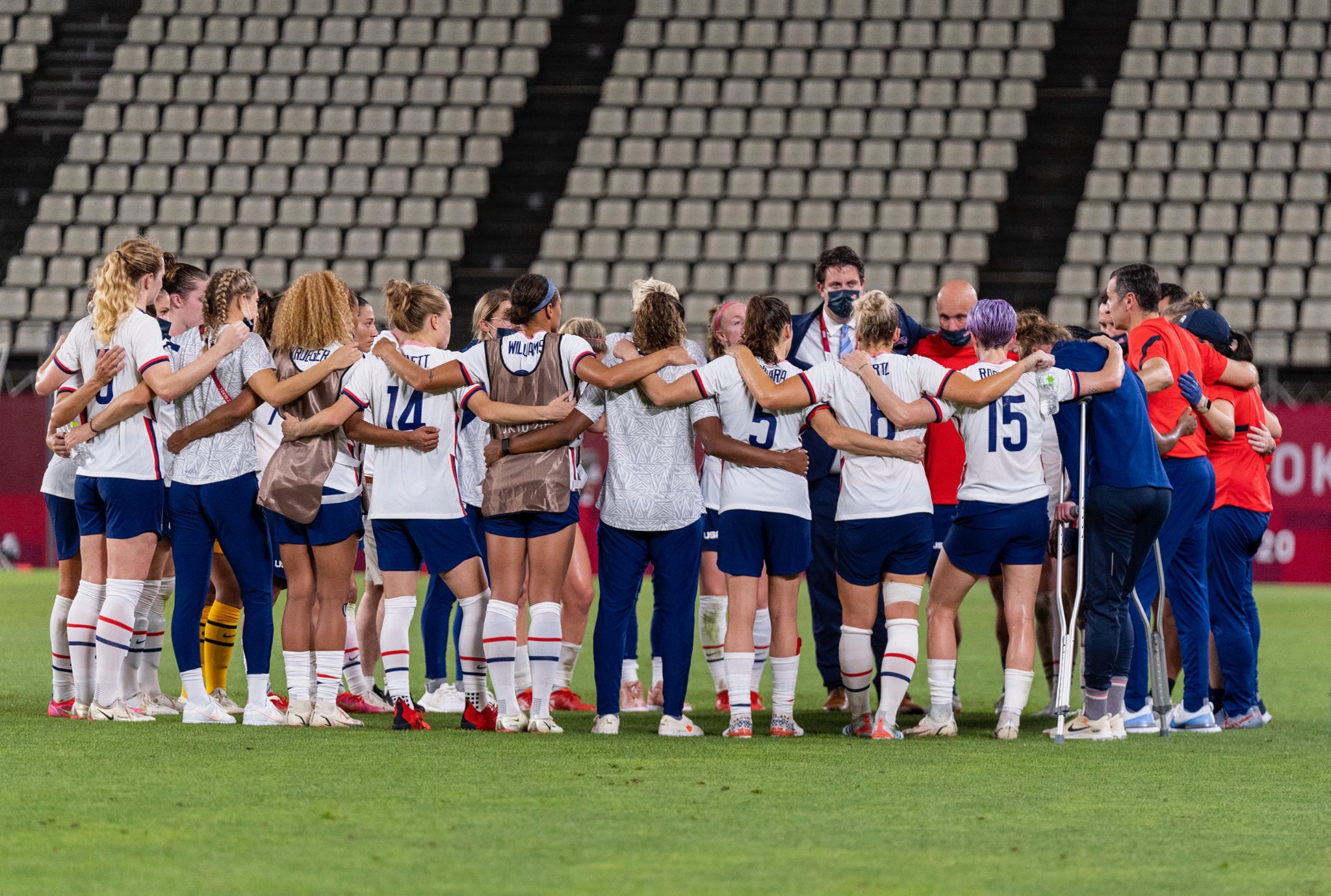 Americans Cheer As Us Women S Soccer Team Loses In Olympics Semis