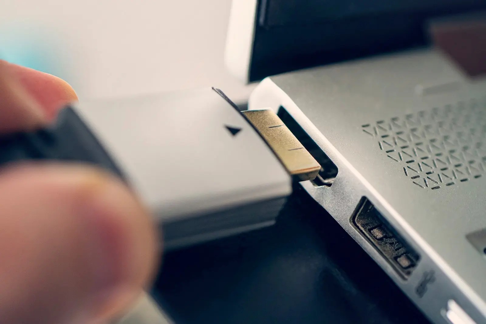 How to use a tv screen as your computer monitor