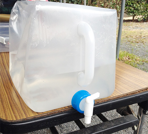 折りたたみウォータージャグは四角型が正解だった おれがキャンプ用品を買いまくってレビューするブログ