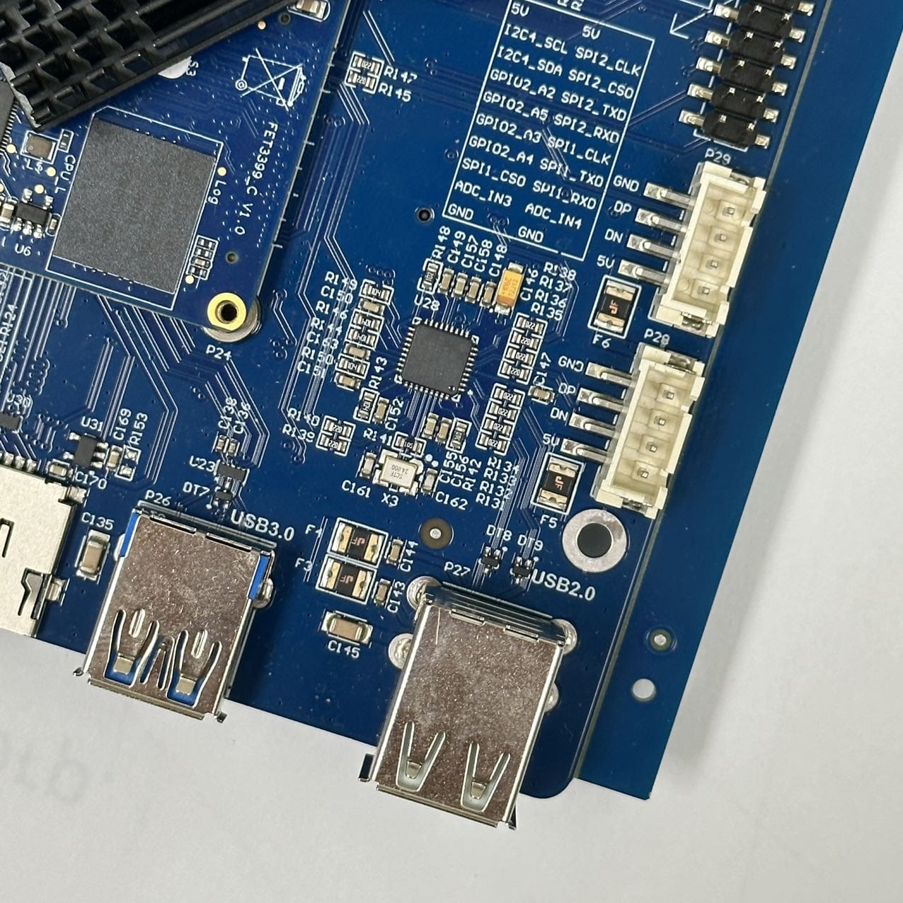 2.42インチ Arduino OLED、128x64、モノクロホワイト、110ニット、4線