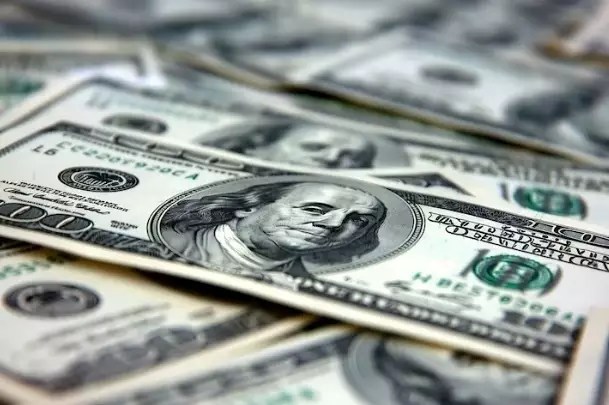 “Dólar dificilmente vai cair fortemente”, diz economista que vê estouro da inflação