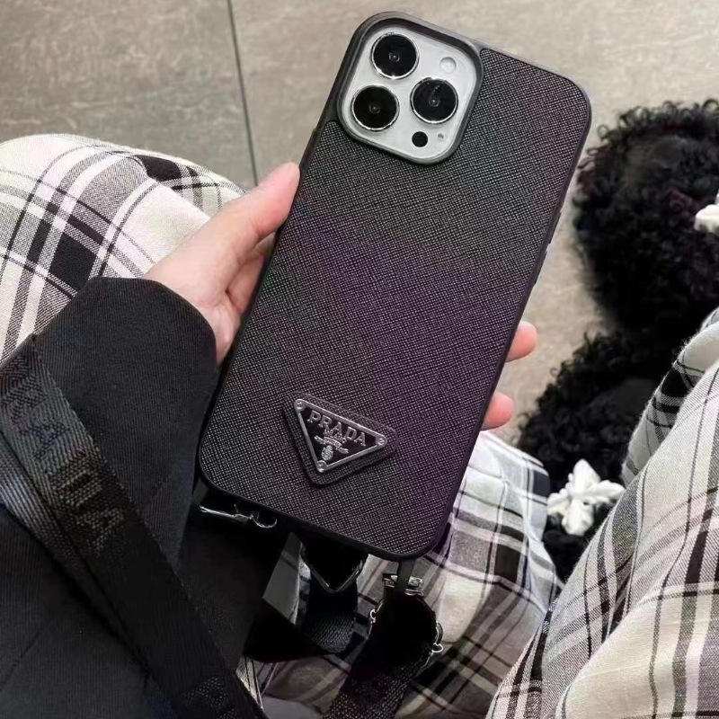 あーちゃん♡プラダiPhoneケース15 黒♡ショルダータイプ♡ PRADA プラダ iPhoneケース サフィアーノレザー iPhone 14Pro用