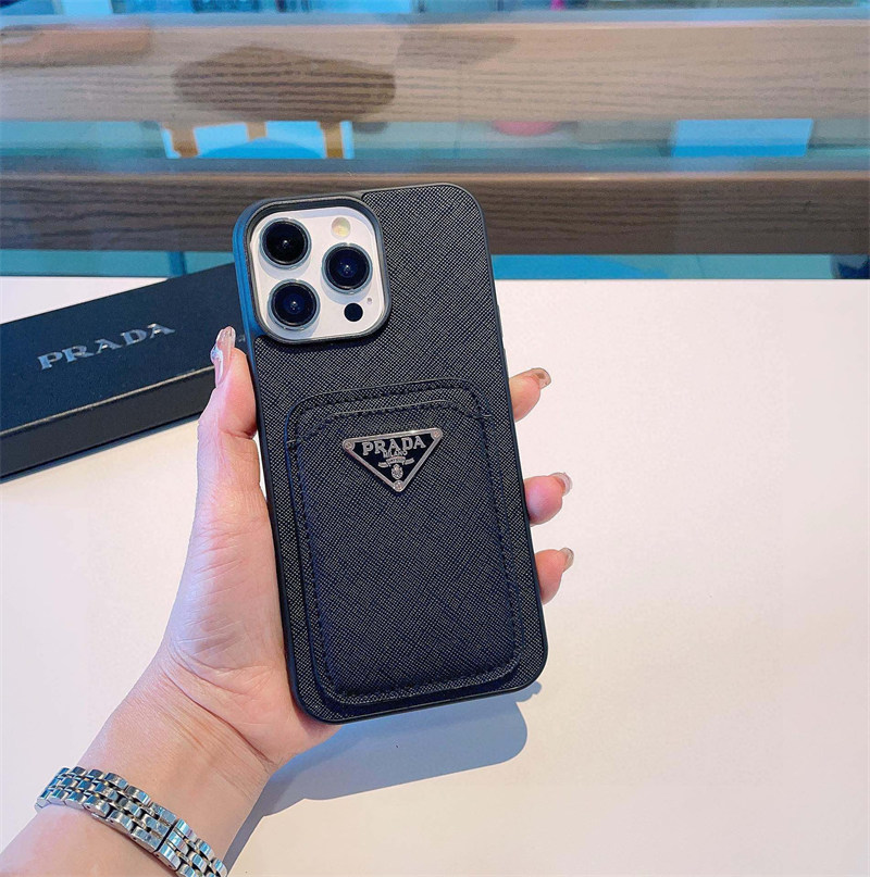 PRADA サフィアーノ iphone16pro ケース サフィアーノレザー iPhone 16 Pro用ケース(X253S037)｜阪急