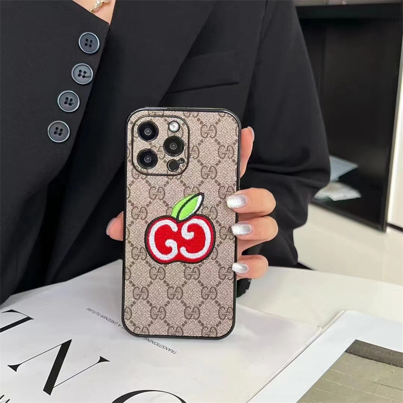 【グッチ】GG スネーク ヘビ iPhone7/8/SE ケース ベージュ グッチ】GG スネーク ヘビ iPhone7/8/SE ケース ベージュ