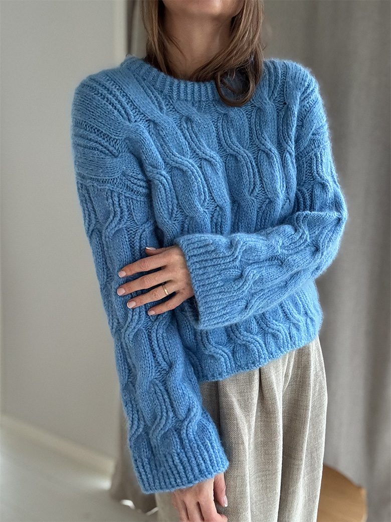 This ROTATE_LOOP_SWEATER knitting pattern is in English.