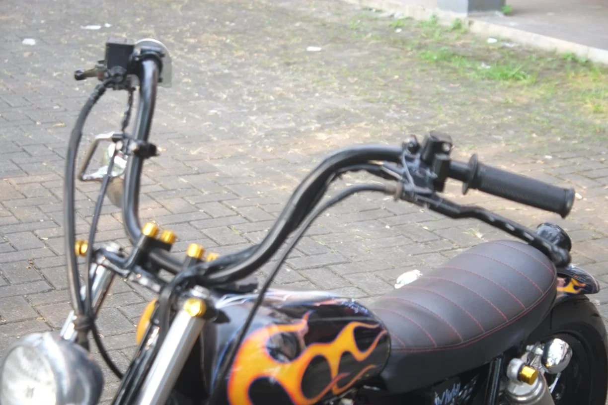 Modifikasi motor gl pro klasik, modifikasi honda gl pro neotech, modifikasi motor gl pro standar, gl pro modif minimalis, gambar motor gl . Modifikasi Honda Gl Pro Ini Dia Pacuan Guru Kustom Otoinfo Id