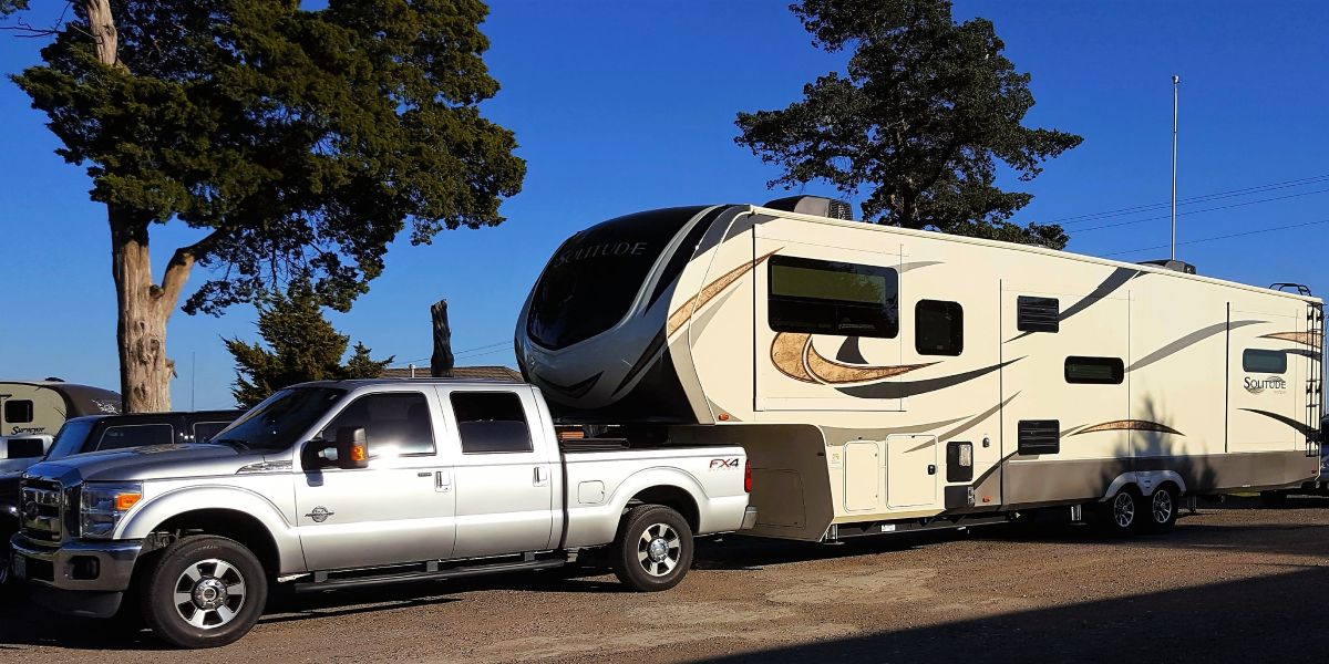 truck-attached-to-pick-up-truck