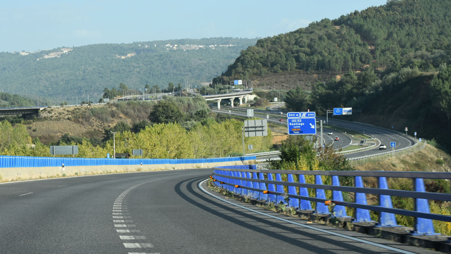 Autovía A-52 en Toén