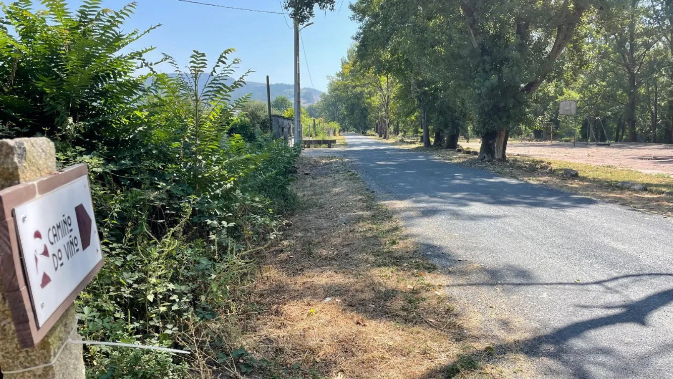 Carretera que une San Cristovo y A Quinza