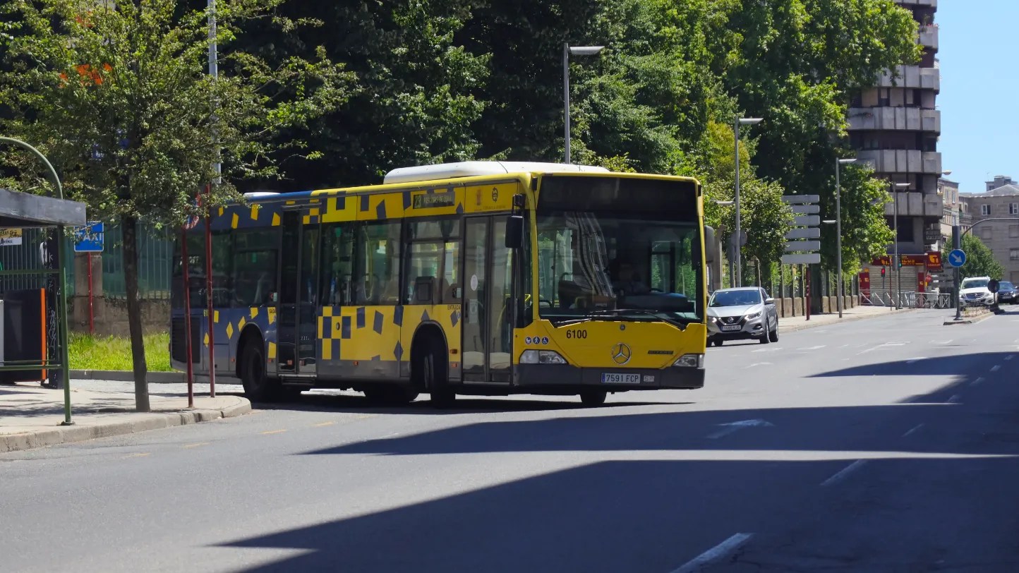 Autobús urbano de Ourense en el Posío