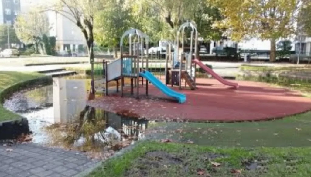 UCIN Ourense exige al Concello actuar ante el estado crítico del parque infantil de As Lagoas ... Ourense.com