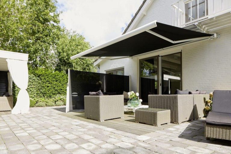 How much does an awning cost?