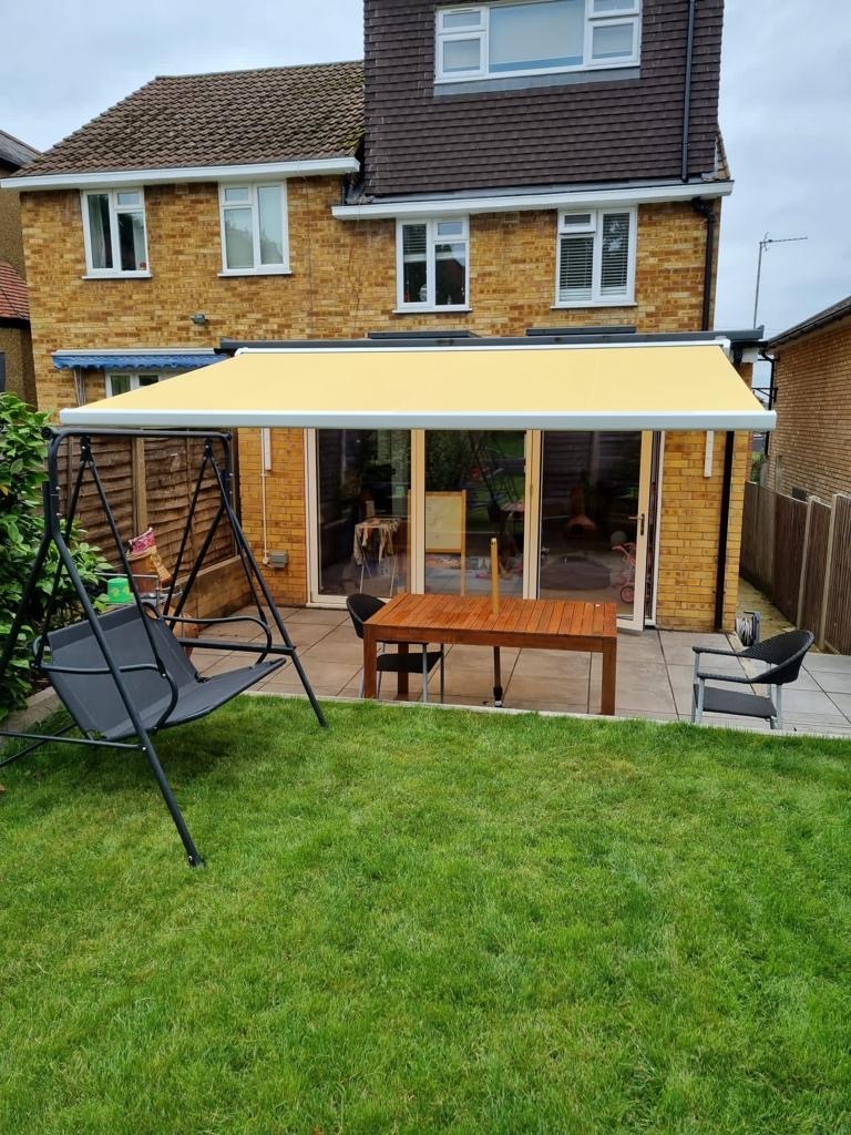 How much does an awning cost?