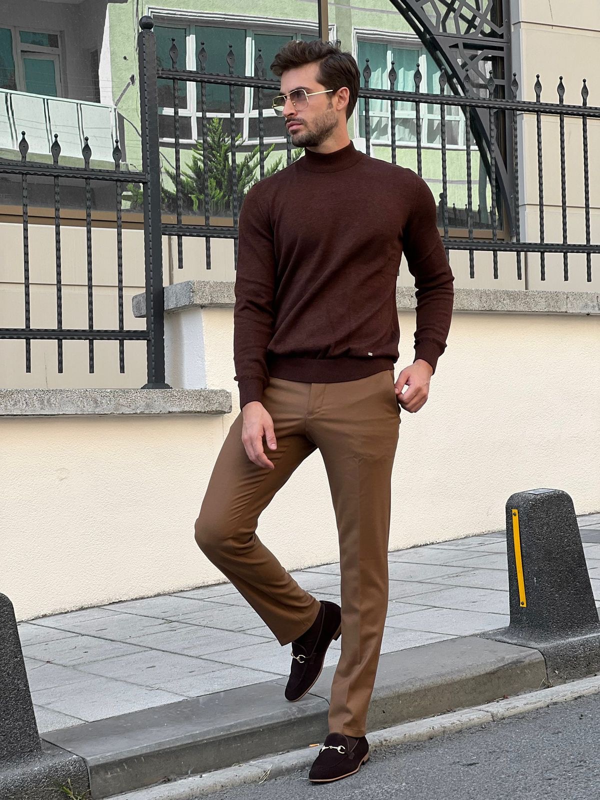 17 sweater outfit ideas for men with styling tips