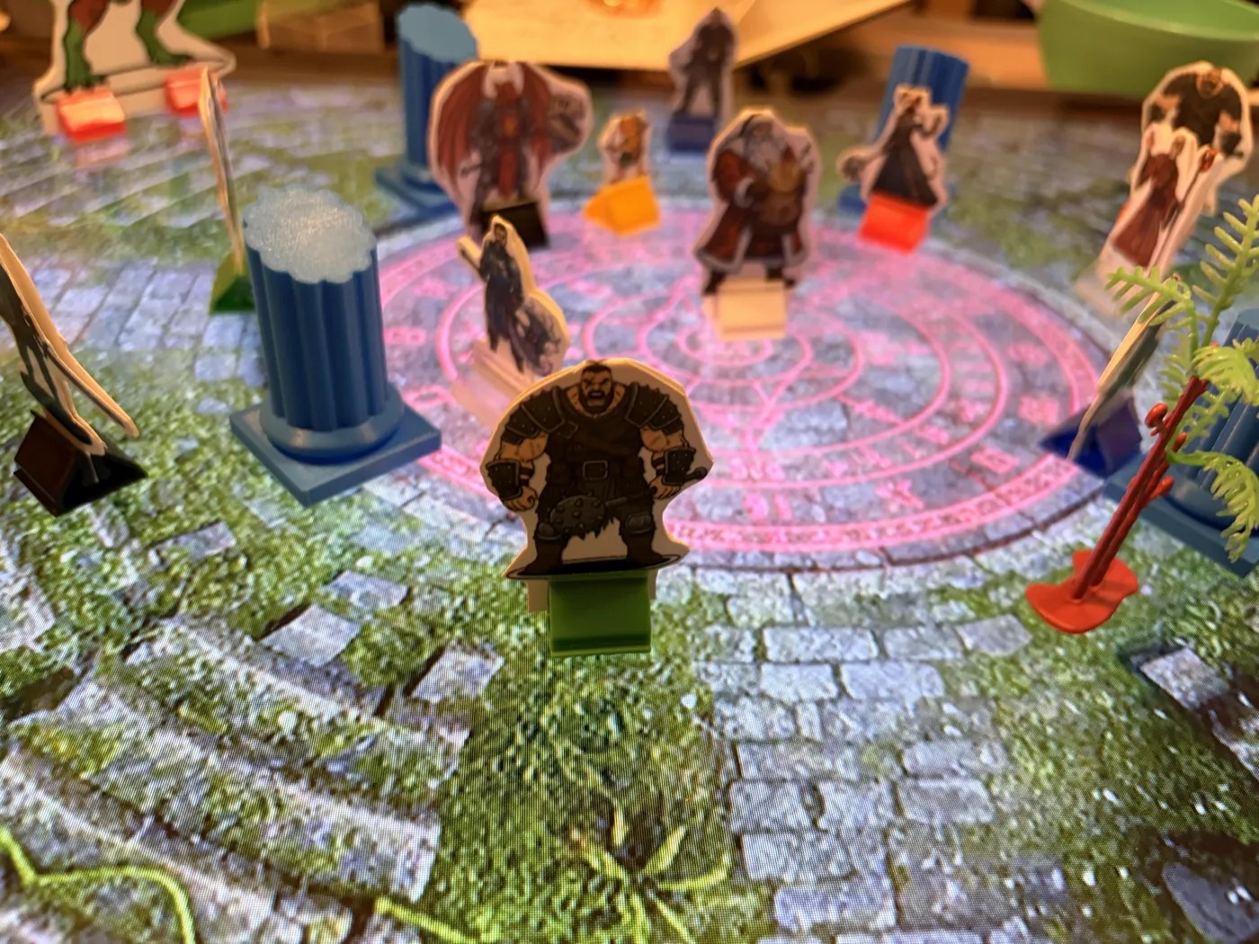 A closer view of the standees in the glowing ritual circle on the map screen.
