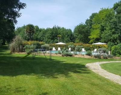 Cottages for 18 people with private swimming pool