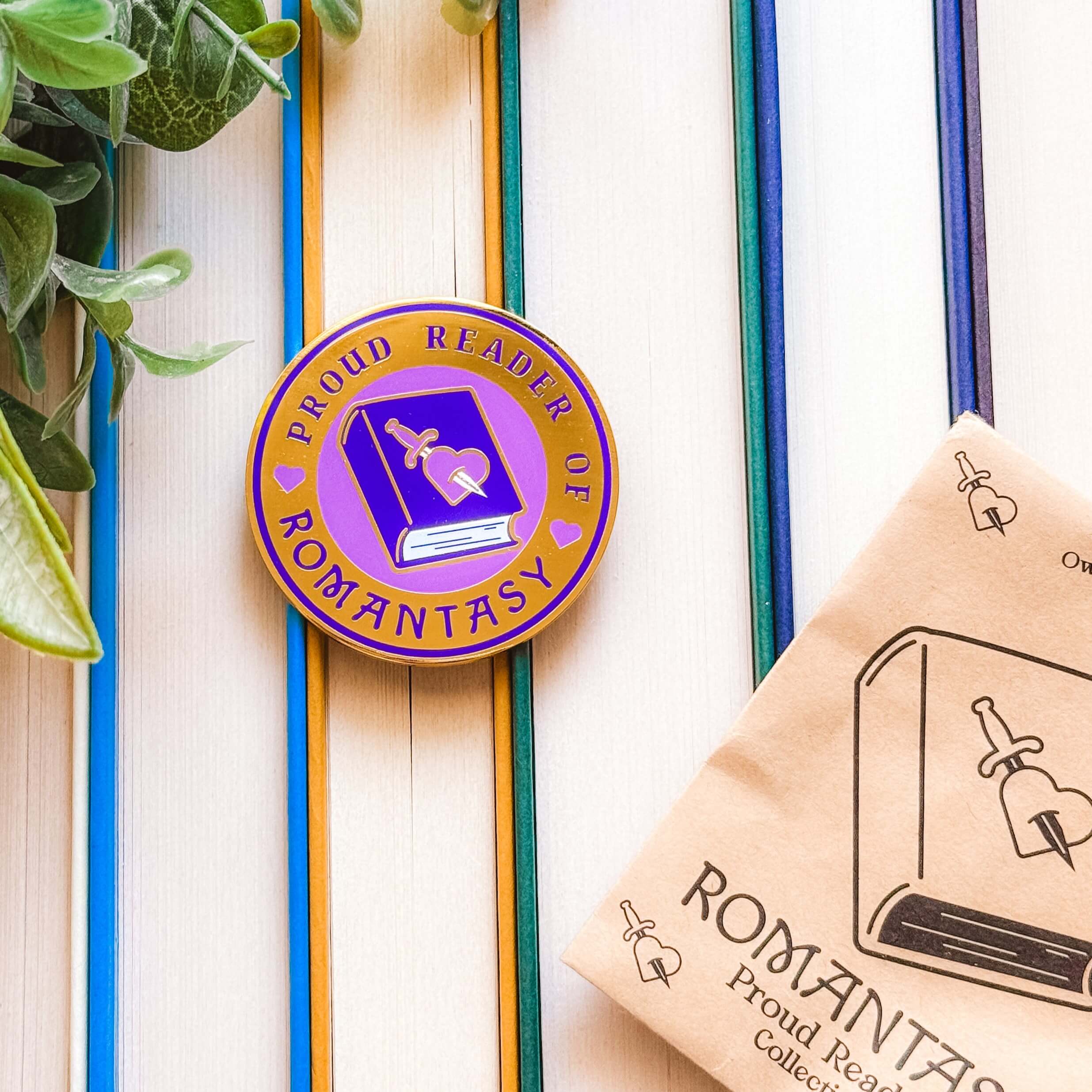 Owlcrate Reader Pin - High Resolution Dark Wallpapers for Desktop