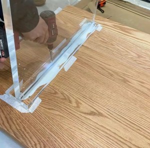 Attaching the Acrylic Legs