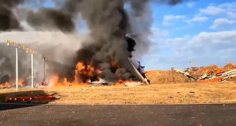 There is news of a plane crash at Muan International Airport in South Korea